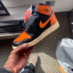 Air Jordan 1 shattered backboard